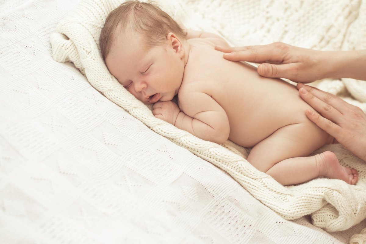 baby-massage-woman-and-childs-care-sofoklis-samolis-marianthi-tagia
